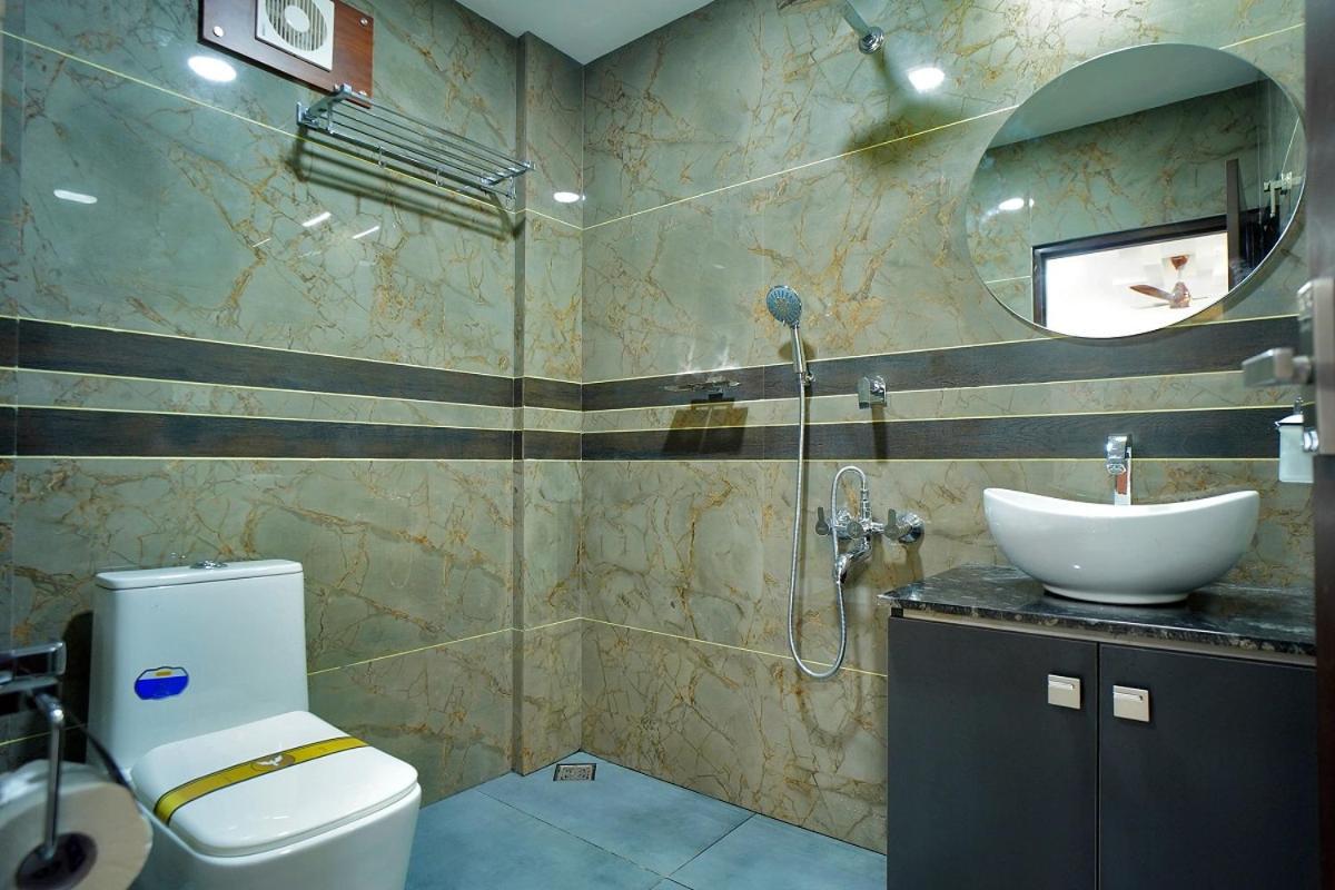 Universal Residency Perumpāvūr Buitenkant foto