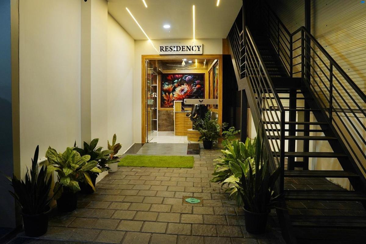 Universal Residency Perumpāvūr Buitenkant foto